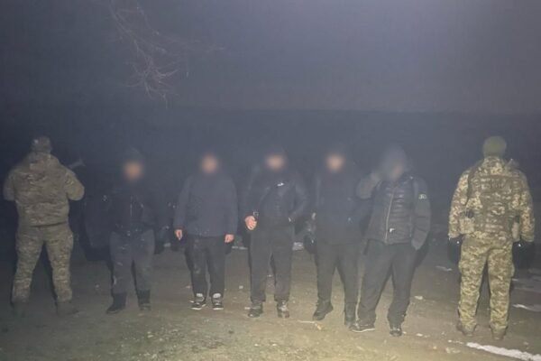 Групу ухилянтів із трьох областей затримали неподалік кордону на Одещині