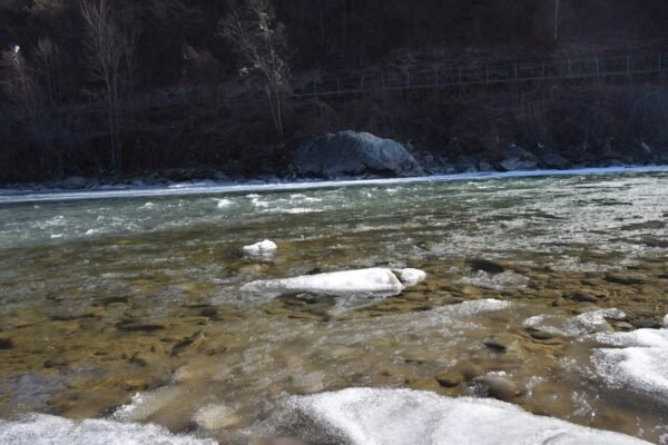 Прикордонники врятували горе-ухилянта, що мало не загинув за 10 метрів від кордону з Румунією