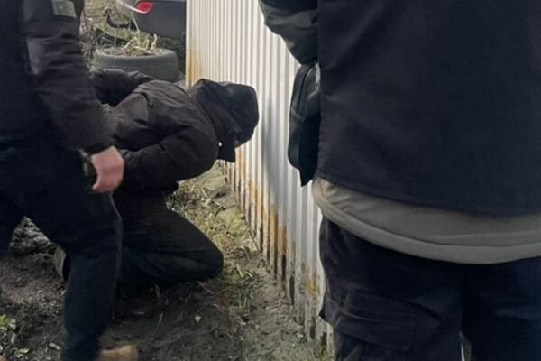 Підкладав вибухівку під командні центри: у Хмельницькому затримали зрадника