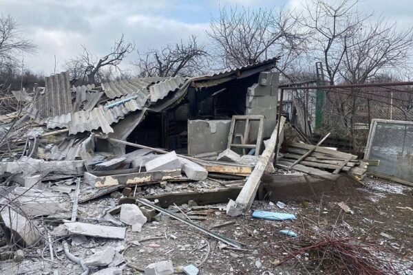 Росіяни вдарили по Нікопольщині: Обстріляли райцентр та Марганецьку громаду (ФОТО)