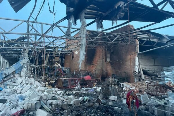 Внаслідок удару БпЛА по Сумах загинула людина. Є значні руйнування (ФОТО)