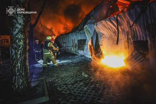Ворог масовано атакував Харків дронами: Сталися масштабні пожежі, є поранені (ФОТО, ВІДЕО)