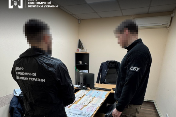 Мережа чернівецьких супермаркетів ухилилася від сплати податків, видаючи “зарплату у конвертах”