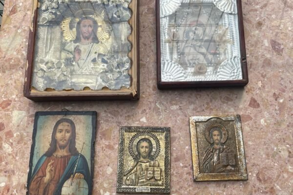 З України намагалися потайки вивезти старовинні ікони (ФОТО)