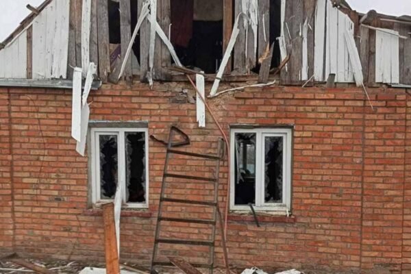 Росіяни майже десяток разів обстріляли Нікопольщину: Пошкоджено приватний будинок
