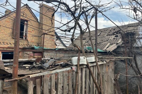 Росіяни вдарили по Нікопольщині: Постраждало двоє людей