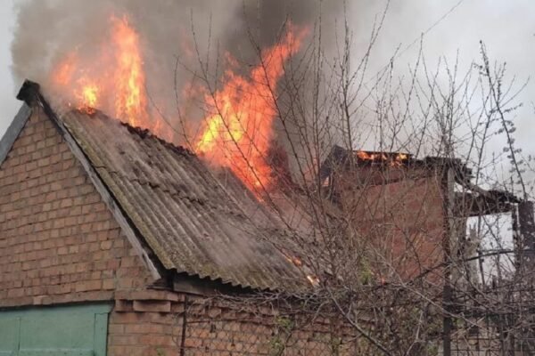 Окупанти вдарили по Нікопольщині: Постраждало двоє людей