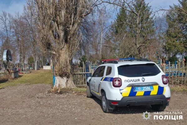 На Одещині вкрали прапори з могил трьох Захисників