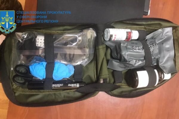 За постачання неякісних аптечок для військових судитимуть двох посадовців Нацгвардії та трьох бізнесменів