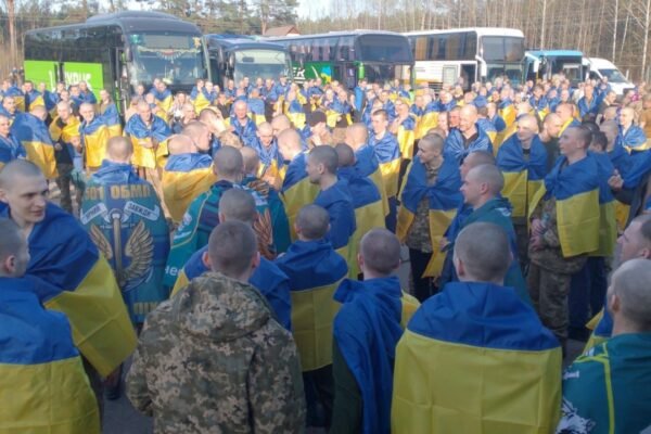 Наші вдома: Напередодні Великодня Україна повернула 277 своїх Захисників