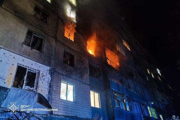 Ворог атакував Кам’янське на Дніпропетровщині: Є жертви та руйнування