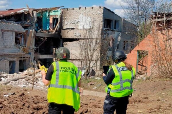 Окупанти вдарили по Південному на Харківщині: Поранено 9 людей, серед них діти