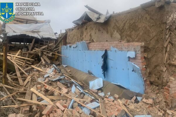 Окупанти скинули бомбу на село в Харківському районі. Є жертви