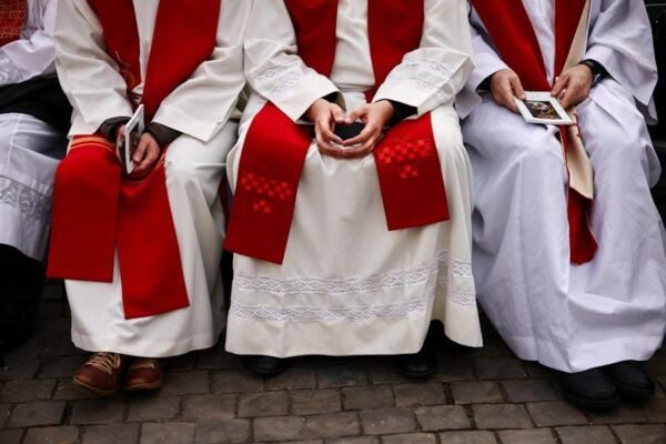 В Римі розпочалася церемонія прощання із Папою Римським (ВІДЕО)