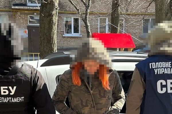 СБУ затримала 30-річну жінку, яка за завданням ФСБ планувала встановити камеру, щоб наводити удари по Київщині