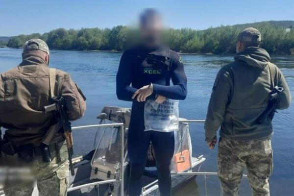 Прикордонники затримали киянина, що мав намір форсувати Дністер