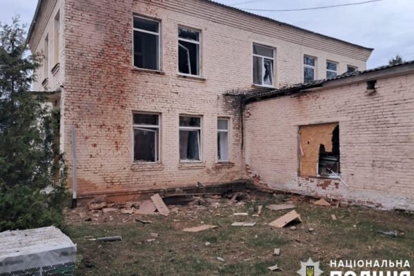 У прикордонній Семенівці дрон поцілив у медзаклад