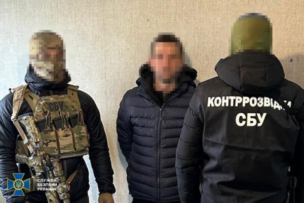 У Києві, Дніпрі та Хмельницькому затримали трьох поплічників РФ що поширювали вороже ІПСО