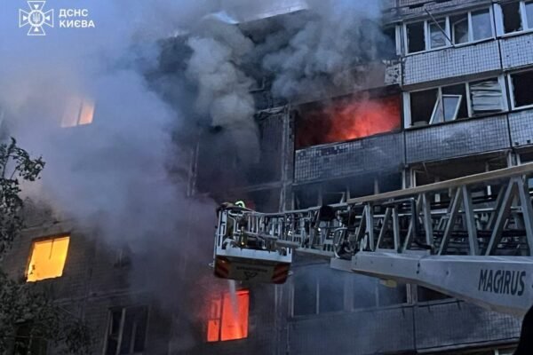 Вночі ворог атакував Київ: Є загиблі та поранені