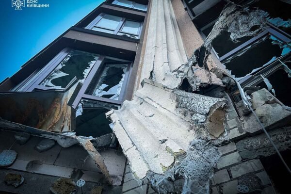 У Софіївській Борщагівці під Києвом зруйновано житловий комплекс (ФОТО)