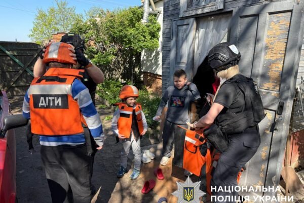 На Сумщині “Білі янголи” вивезли з прифронтової громади чотирьох дітей