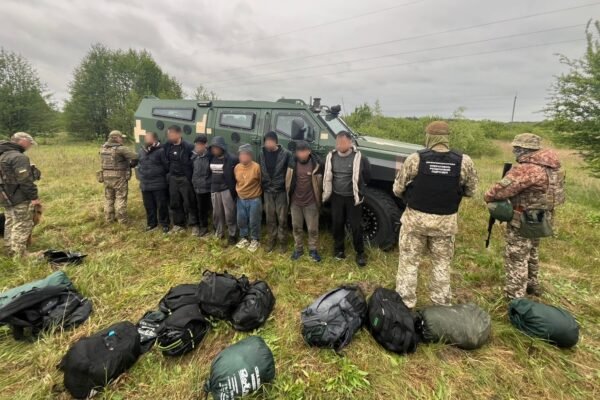 На кордоні з Білоруссю на Рівненщині затримали 8 нелегалів з Афганістану