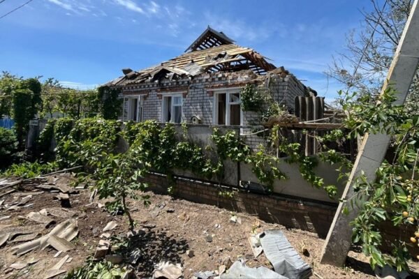 Окупанти вдарили по Дніпропетровщині: Постраждала 22-річна жінка