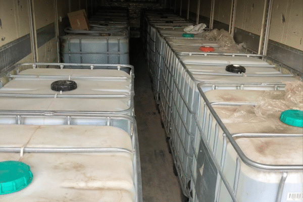 Масштабне виробництво контрафактного алкоголю виявили в Києві