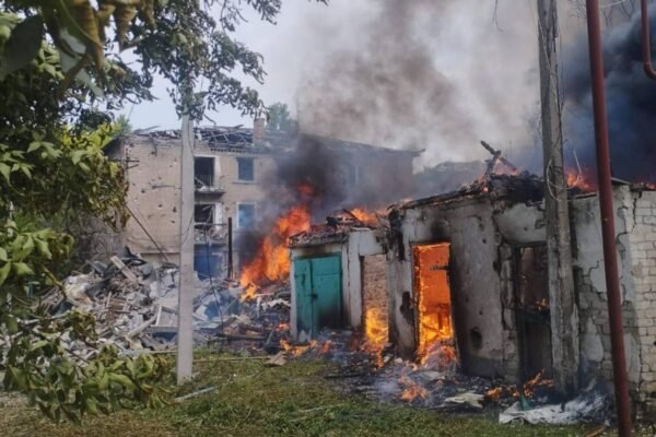 Окупанти скинули бомбу на багатоповерхівки в Родинському на Донеччині