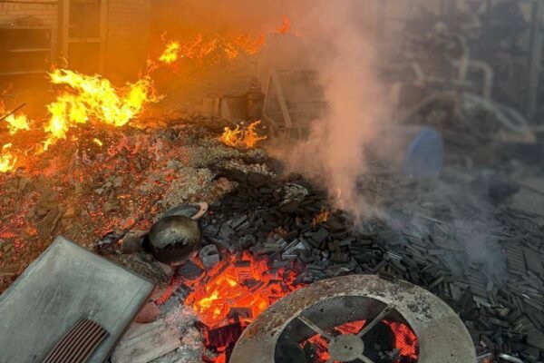 Окупанти вдарили по підприємству на Чернігівщині: Спалахнула масштабна пожежа