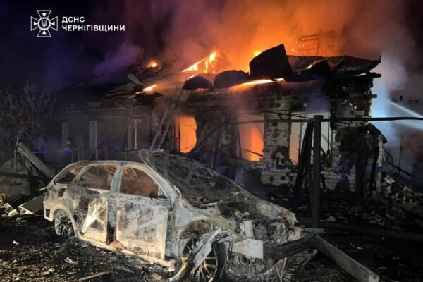 Вночі ворог атакував дронами Чернігів. Є постраждалі
