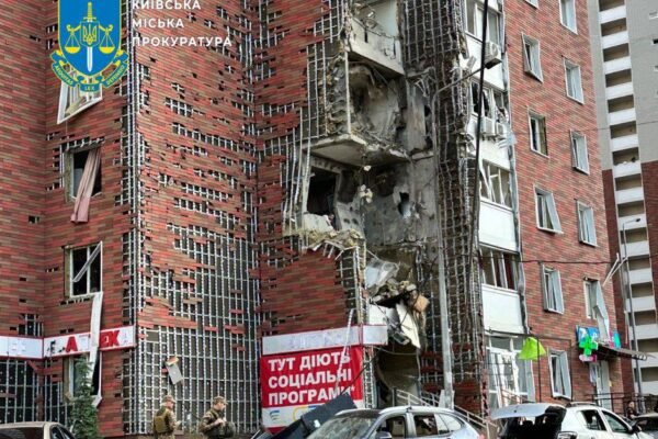 Столиця України вночі 10 червня стала епіцентром російської атаки: В шести районах Києва є руйнування та поранені