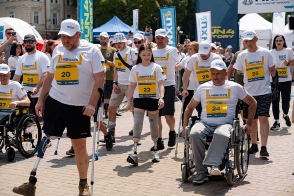 1100 учасників, майже 900 000 грн донатів: у Тернополі відбувся благодійний напівмарафон MHP Run4Victory на підтримку 44-ї бригади