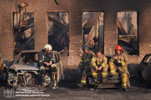 Запоріжжя оговтується після нічного нальоту ворожих БпЛА. У місті значні руйнування