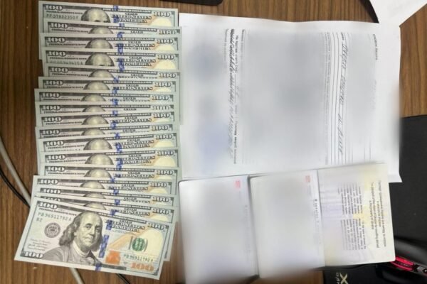 За безперешкодний виїзд сина з країни житель Сум намагався підкупити прикордонника