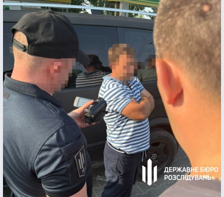 На Тернопільщині викрили депутата, що допомагав оформити “липові” довідки чоловікам для зняття з обліку в ТЦК