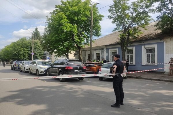 У Житомирі біля кафе сталася стрілянина: Загинули двоє людей