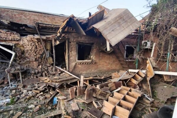 Ворог вкотре вдарив по Нікопольщині: Обстріляв райцентр та Марганецьку громаду