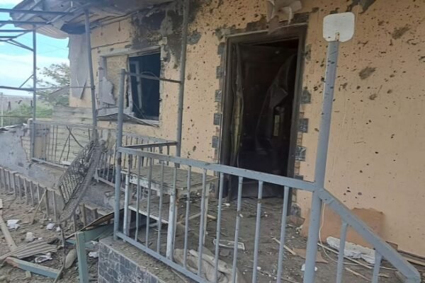 Окупанти майже півтора десятки разів вдарили по Нікопольщині: Атаковали райцентр та Покровську громаду
