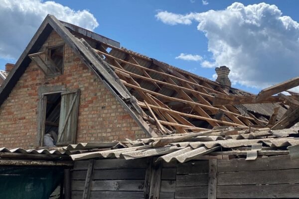 Ворог вдарив по Нікопольщині: Обстріляв райцентр та Покровську громаду