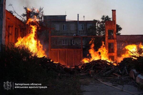 Під ранок Запоріжжя масовано атакували безпілотники: Є поранені та значні руйнування (ФОТО)