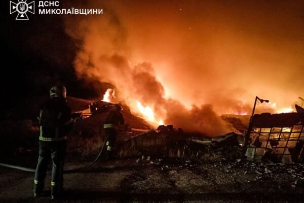 Росіяни атакували Миколаїв: Пошкодили склади підприємств