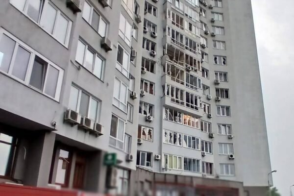 Столиця України вночі зазнала ворожої атаки. Є поранені