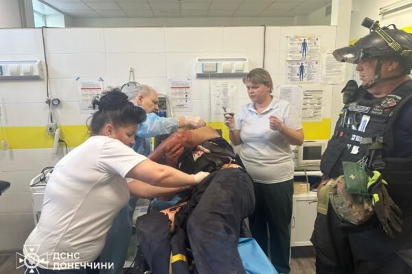 Ворог атакував рятувальників на Донеччині та у Херсоні: Поранені четверо вогнеборців