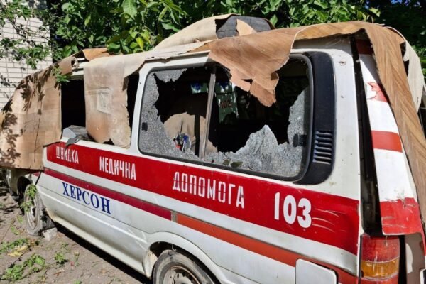 Окупанти знову вдарили по лікарні у Херсоні. Обійшлося без постраждалих