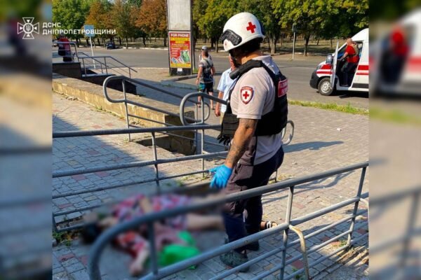 Внаслідок ранкового обстрілу Нікополя загинула жінка. Є поранені