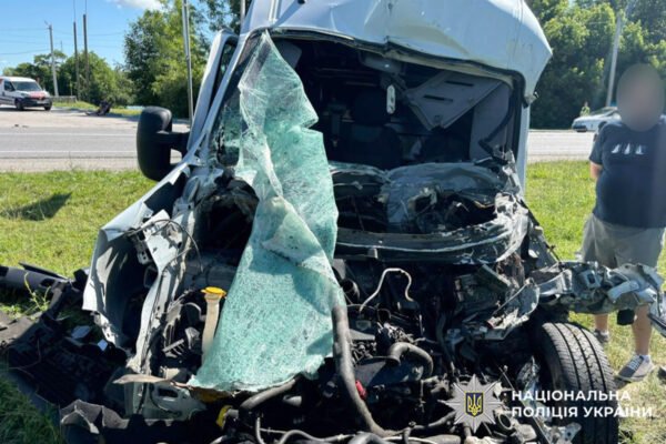 В жахливій автотрощі на Хмельниччині загинув чоловік (ФОТО)