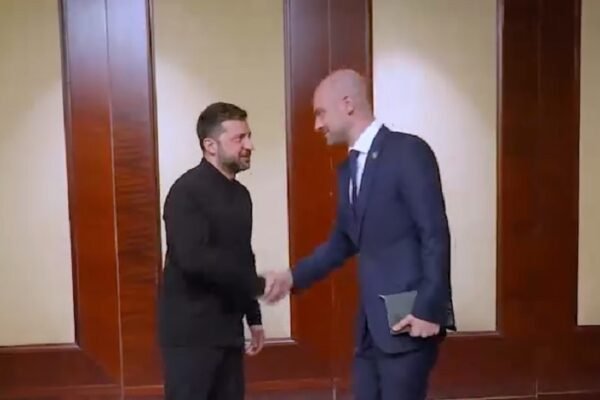 Зеленський зустрівся із головою МЗС Франції: Обговорили спільне оборонне виробництво