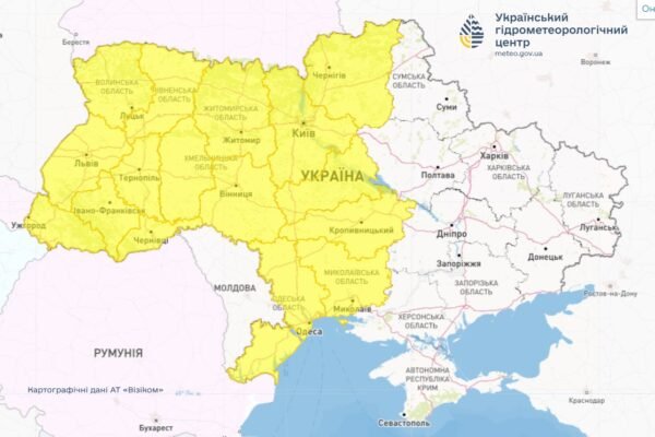 У половині областей України оголошено штормове попередження через грози та шквали