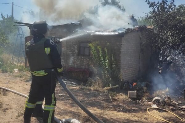 Ворог вдарив по Дніпропетровщині: Обстріляв три райони